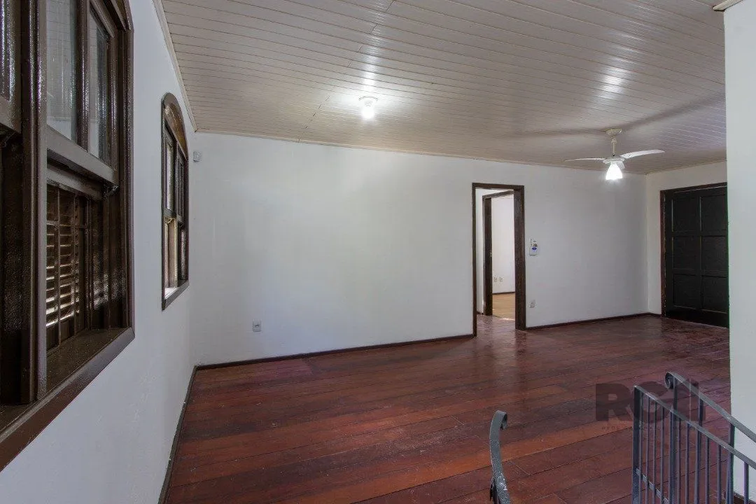 Imagem Casa para Venda - 200m², 3 dormitórios, 2 vagas - Cavalhada