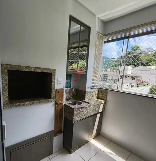 Imagem Apartamento de 2 Quartos Semi Mobiliado, sacada com churrasqueira, no Jaraguá Esquerdo. SC