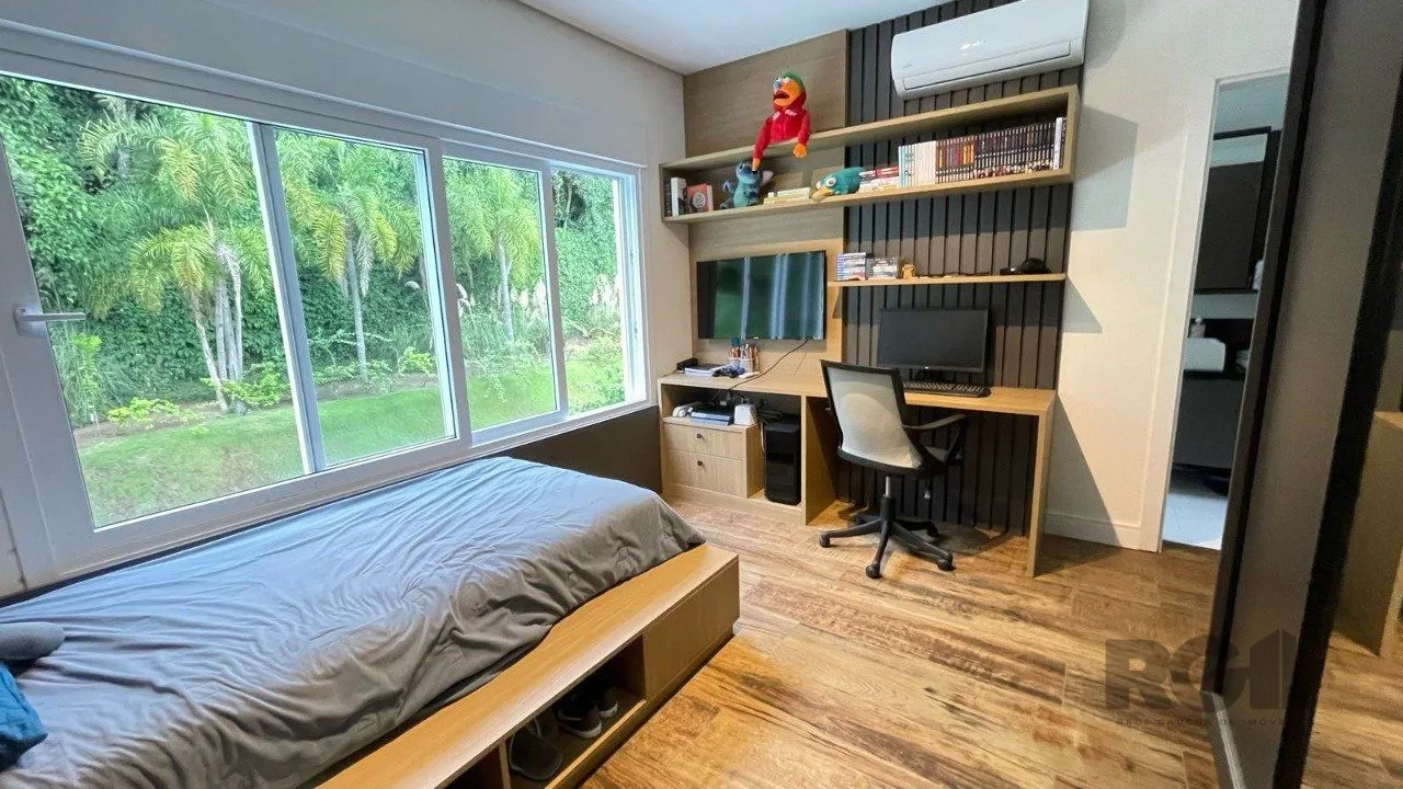 Imagem Casa em condomínio com 3 suítes, no bairro Pedra Redonda, Porto Alegre/RS