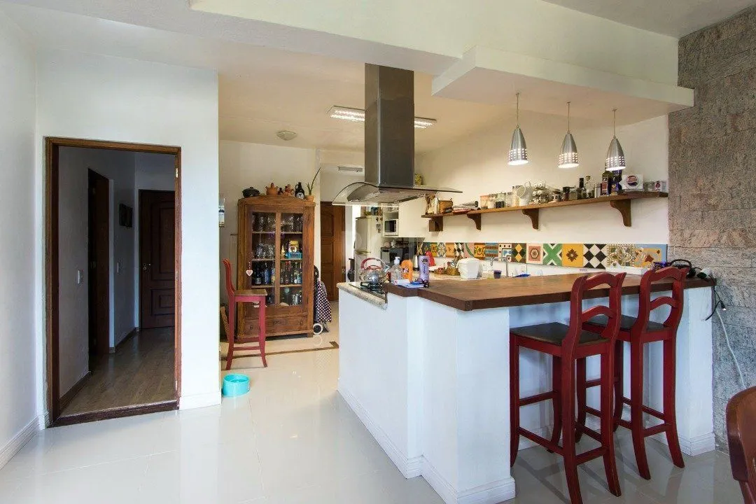 Imagem Casa para Venda - 250m², 3 dormitórios, sendo 2 suites, 3 vagas - Ponta Grossa