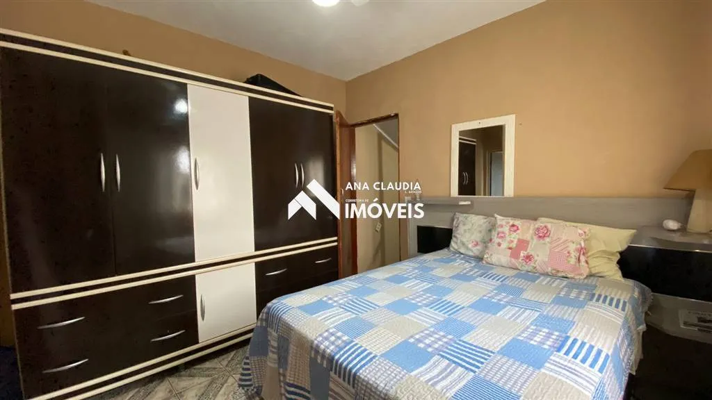 Imagem Casa a venda em Mongaguá litoral de São Paulo, ótima localização próxima a comércios da região casa de praia com jeitinho de interior.