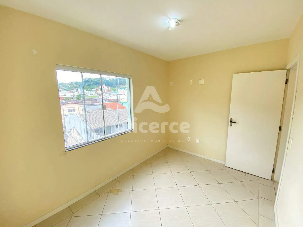 Imagem Apartamento com 114 m² à venda, 3 dormitórios com suíte em Forquilhinhas - São José - SC