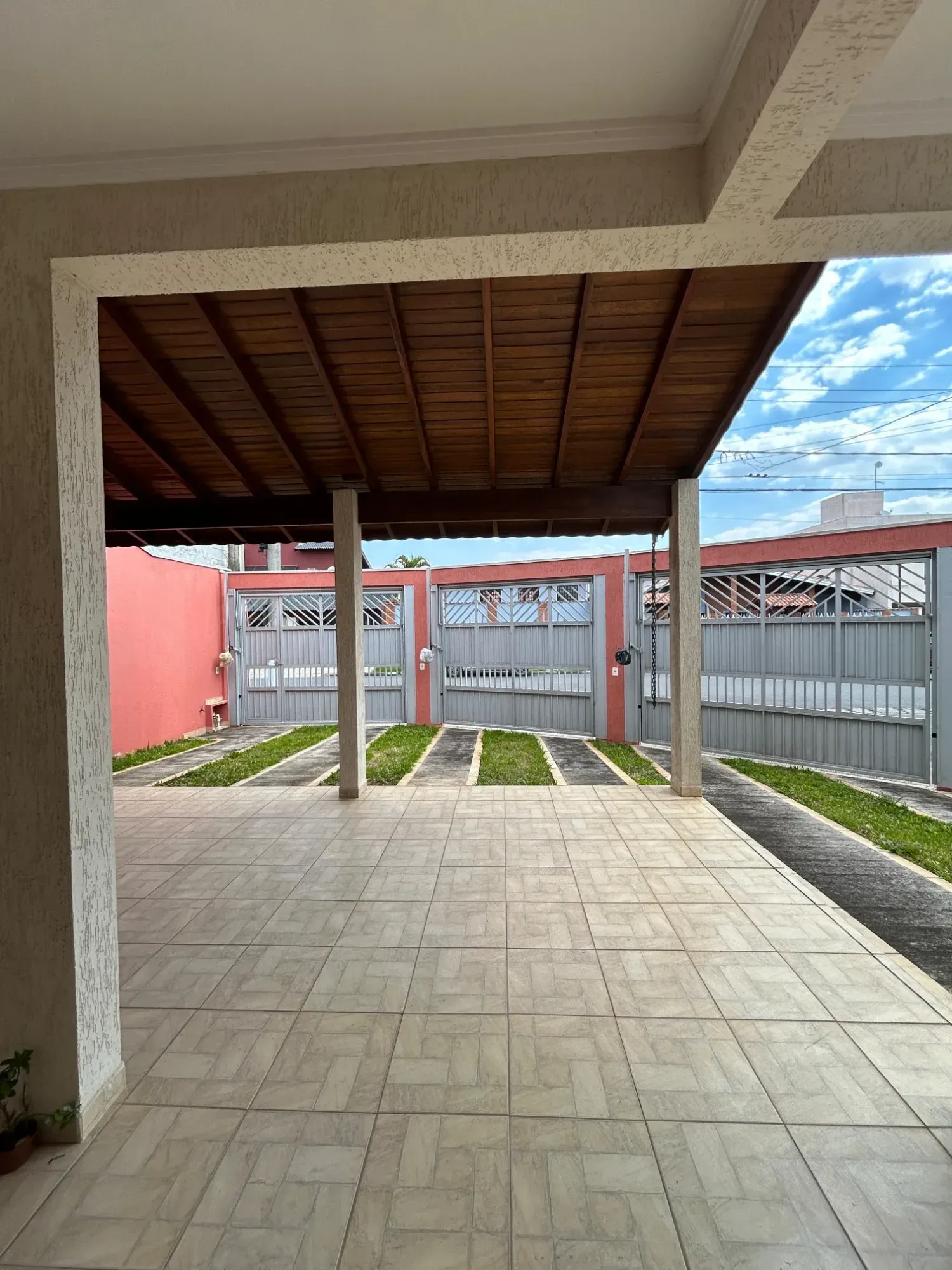 Foto do imóvel Sobrado com 5 Quartos à Venda, 273 m² em Rua Valter Sarno Fidalgo, 100 - Jardim Altos de Suzano, Suzano - SP