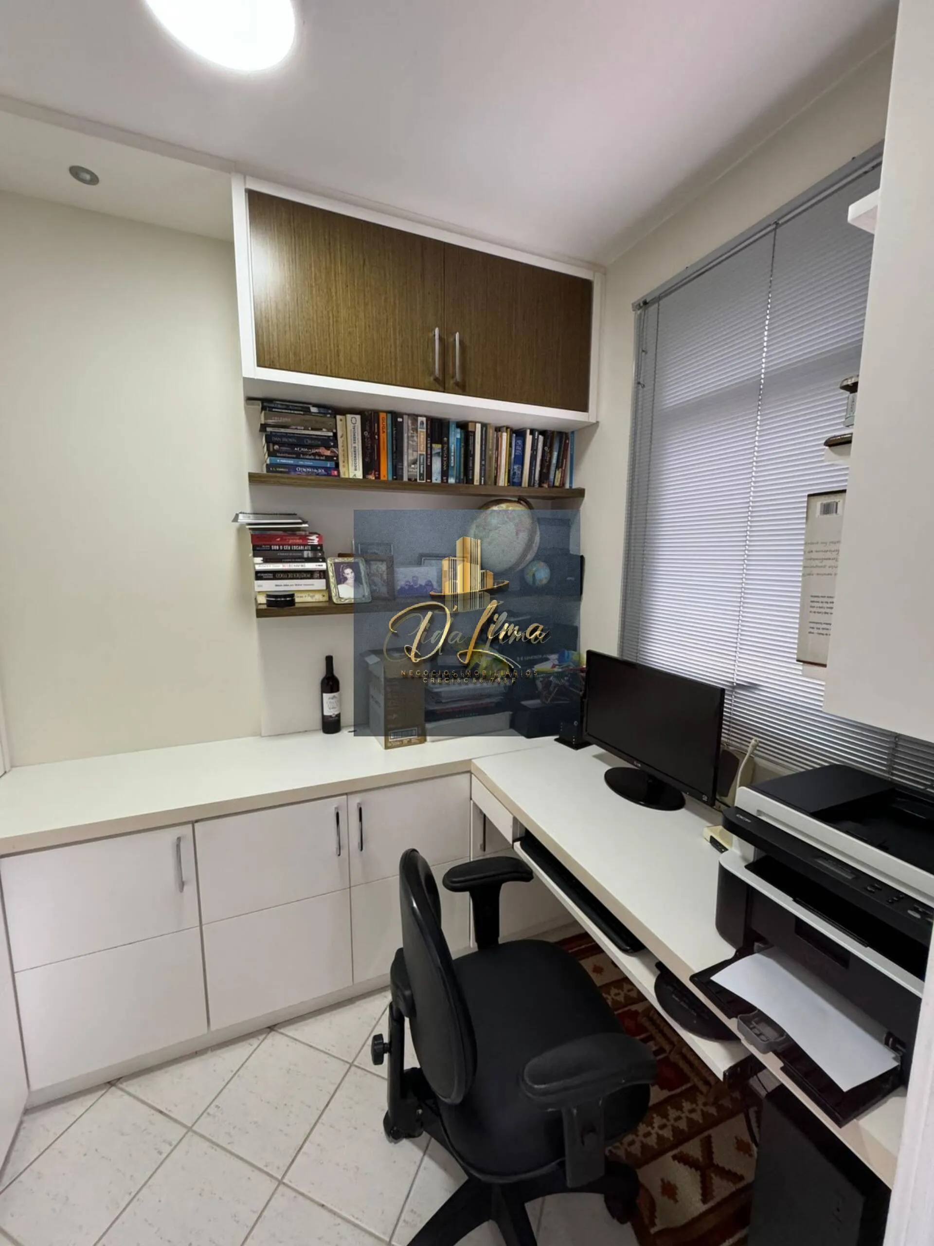 Imagem Vendo apartamento de Alto Padrão de 04 Dormitórios no bairro Centro - SC
