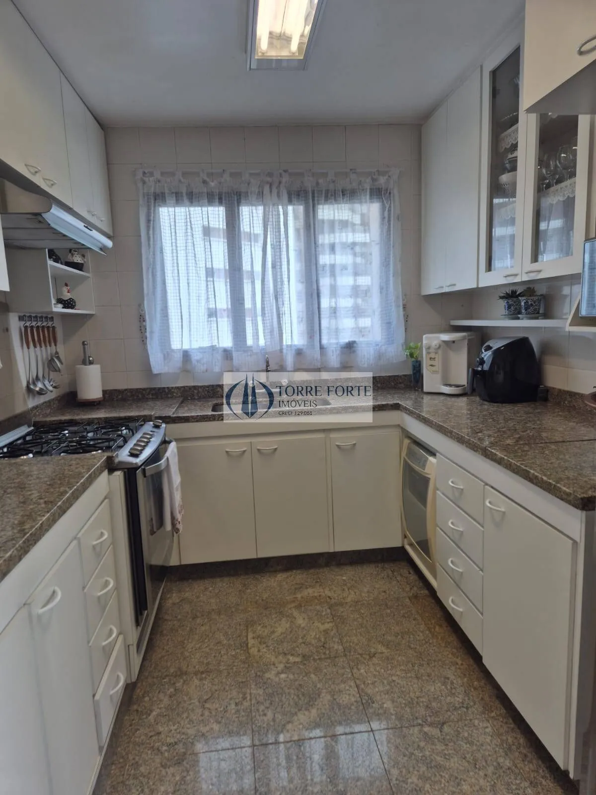 Imagem Ótimo apartamento, 184 m² 4 dormitórios sendo 3 suítes 3 vagas de garagem