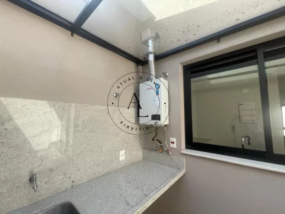 Imagem Casa à Venda com 3 Pavimentos: 3 Dormitórios, Varanda, 2 Cozinhas e 2 Salas