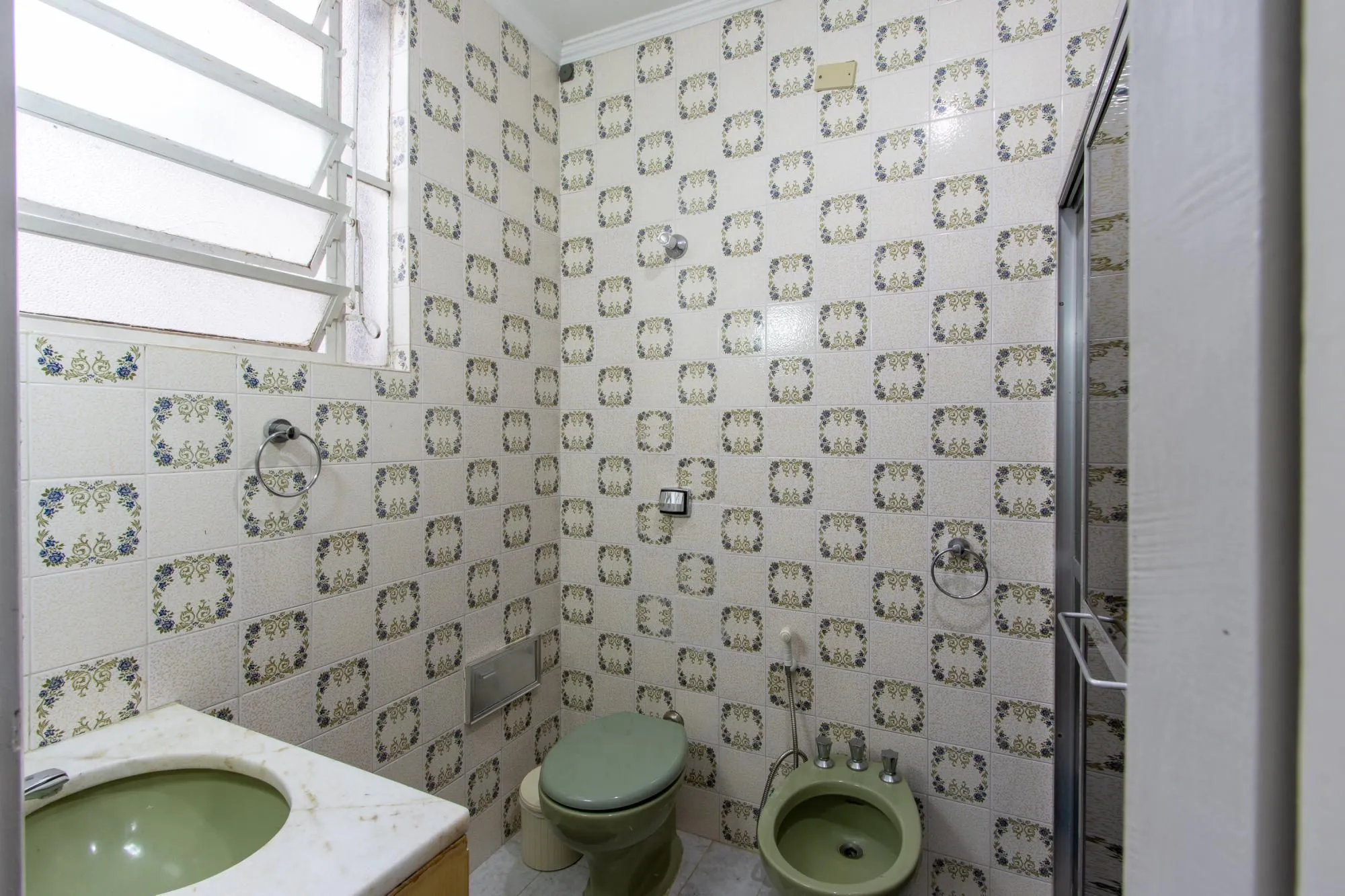 Imagem Apartamento de 3 dormitórios com uma vaga de garagem à venda no bairro Menino Deus - Porto Alegre