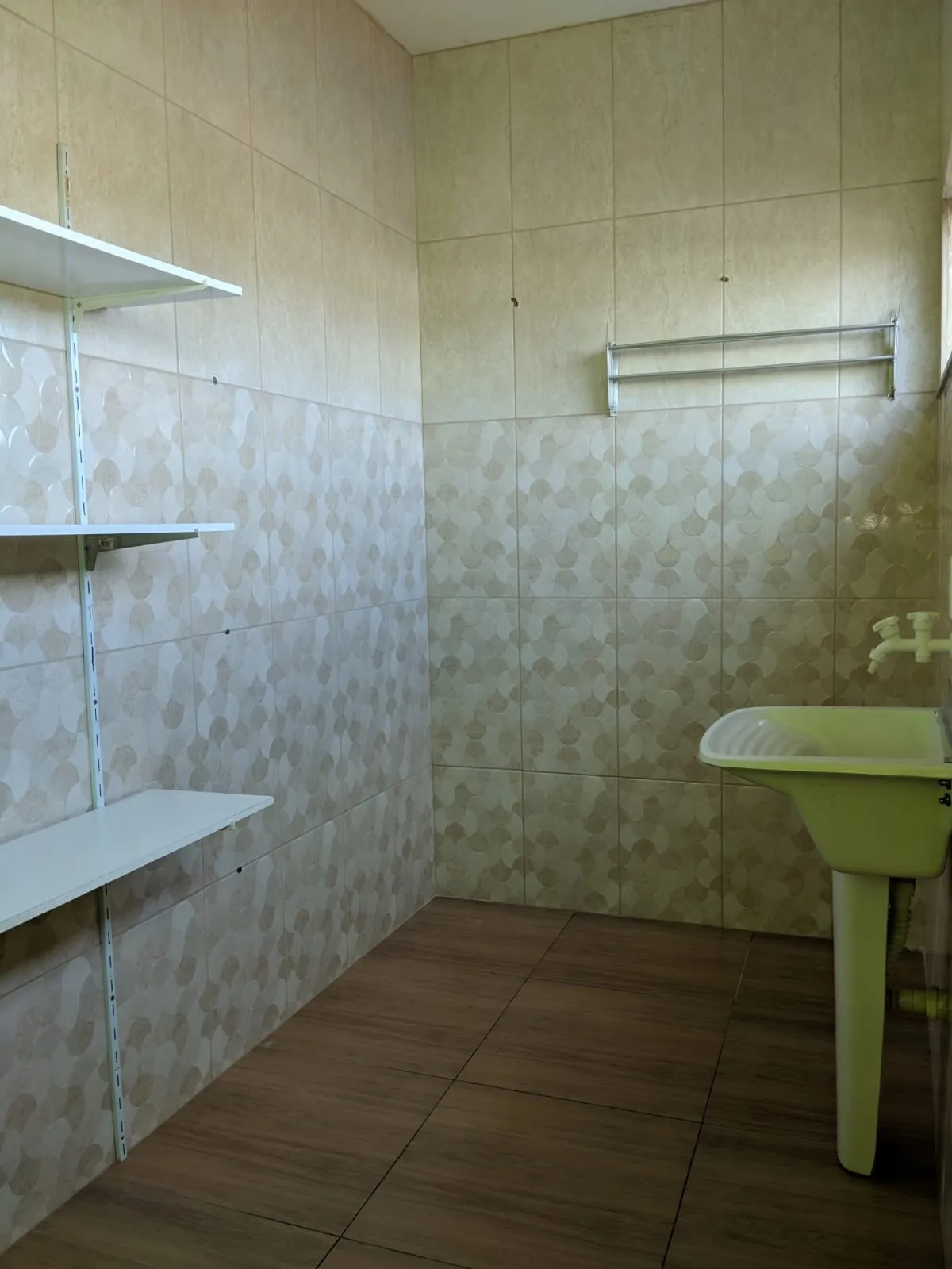 Imagem Casa Ampla e Confortável com 5 Dormitórios no Parque Jataí II-