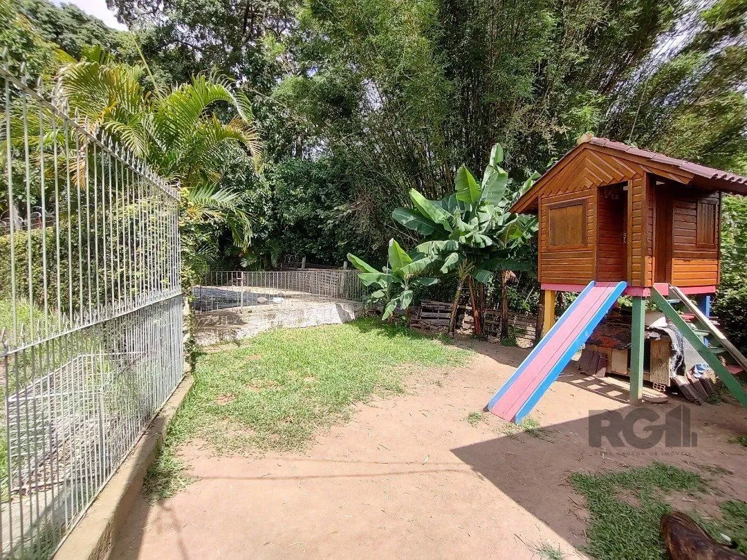 Imagem Casa térrea, 2 quartos, edícula com 2 quartos, pático, piscina - Bairro Cavalhado