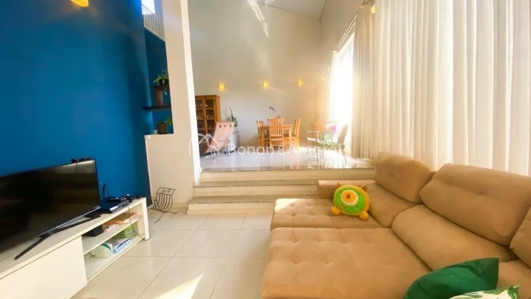 Imagem Linda casa no Loteamento Caminhos de São Conrado.

Projeto que privilegia integração, 
conforto e...