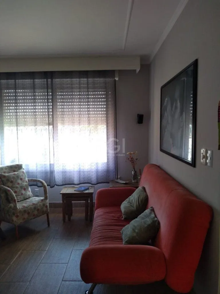 Imagem Casa para Venda - 254m², 3 dormitórios, 2 vagas - Sarandi