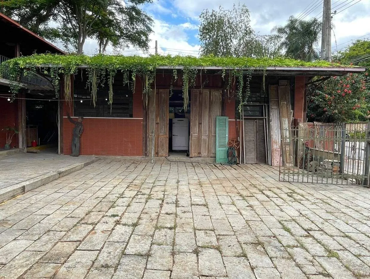 Imagem Prédio Comercial para Venda em Petrópolis / RJ no bairro Itaipava