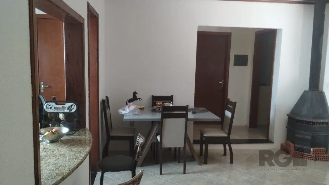 Imagem Casa para Venda - 250m², 2 dormitórios, 4 vagas - Lageado
