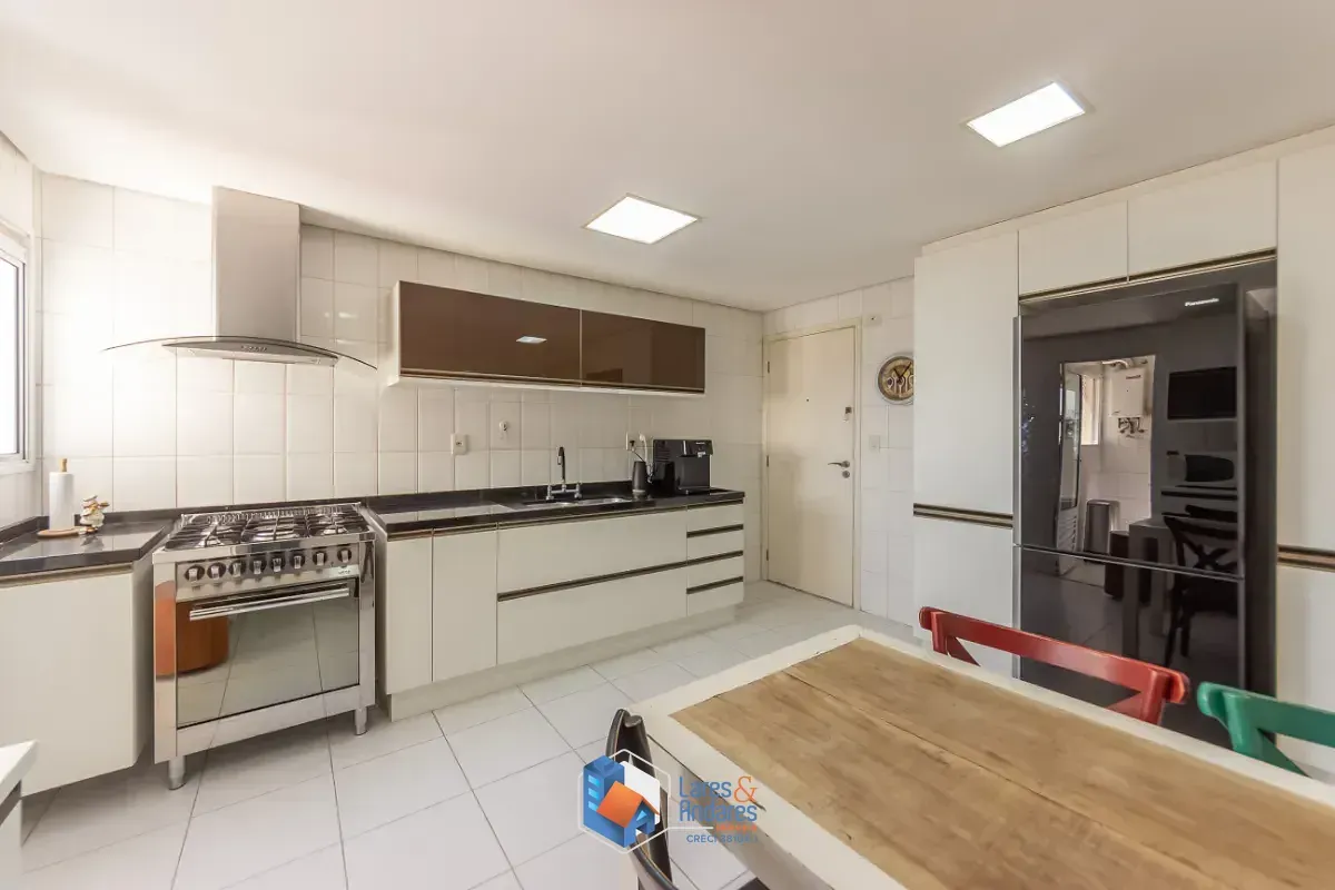 Imagem Cobertura para venda em Chácara Santo Antônio (Zona Sul) com 3 quartos, sendo 3 suítes, 285m²