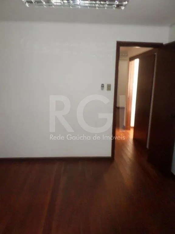 Imagem Casa Comercial com pavilhão de 294,03m² no bairro São Geraldo -Porto Alegre