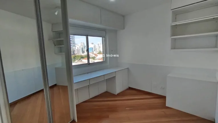 Imagem Aluguel de Apartamento em Pinheiros com 3 Quartos sendo 1 Suíte, 4 Banheiros, 2 Vagas de Garagem.