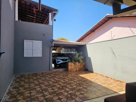 Imagem Casa à venda no bairro Tita Rezende em Uberaba
