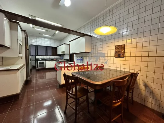 Imagem Apartamento à venda com 252m², 3 suítes, frente mar com sacadas por R$3.000.000,00 no Gonzaga em Santos