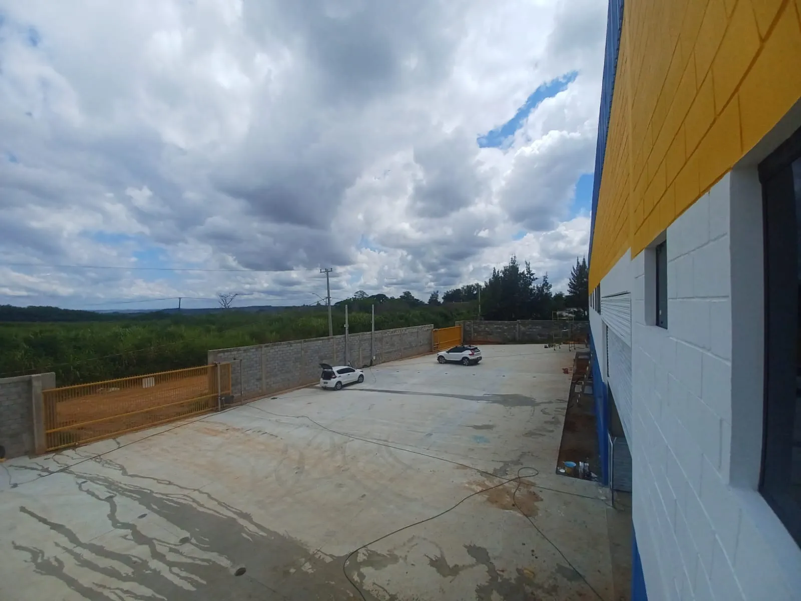 Imagem Galpões Comerciais com 1.750m² de Construção e Ótima Localização Próxima à UFSCAR