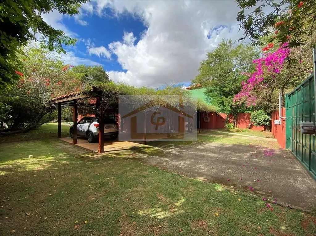 Foto do imóvel Chác Vale do Rio Cotia - TÉRREA, 3 suítes, lote plano, piscina e gourmet!