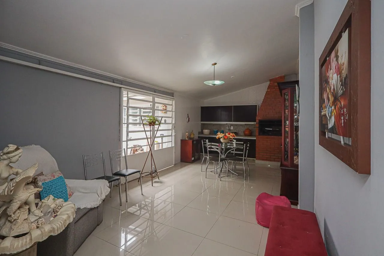Imagem Casa a venda, 3 quartos sendo 1 suíte, 166m² no bairro Passo da areia, Porto Alegre