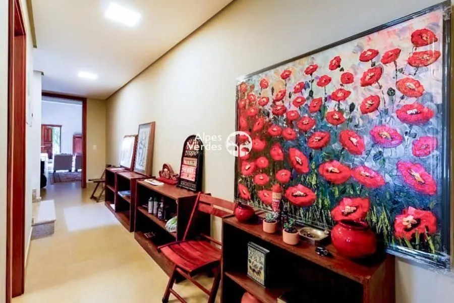 Imagem Vende-se Casa em Condominio com 4 suites a 5 minutos da Rua Coberta
