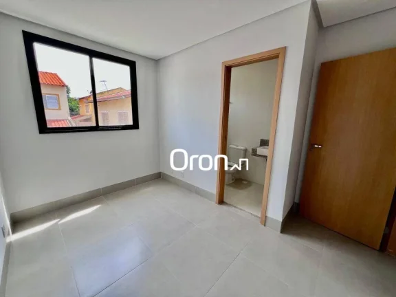 Imagem Sobrado com 3 dormitórios à venda, 147 m² por R$ 969.000,00 - Setor Jaó - Goiânia/GO