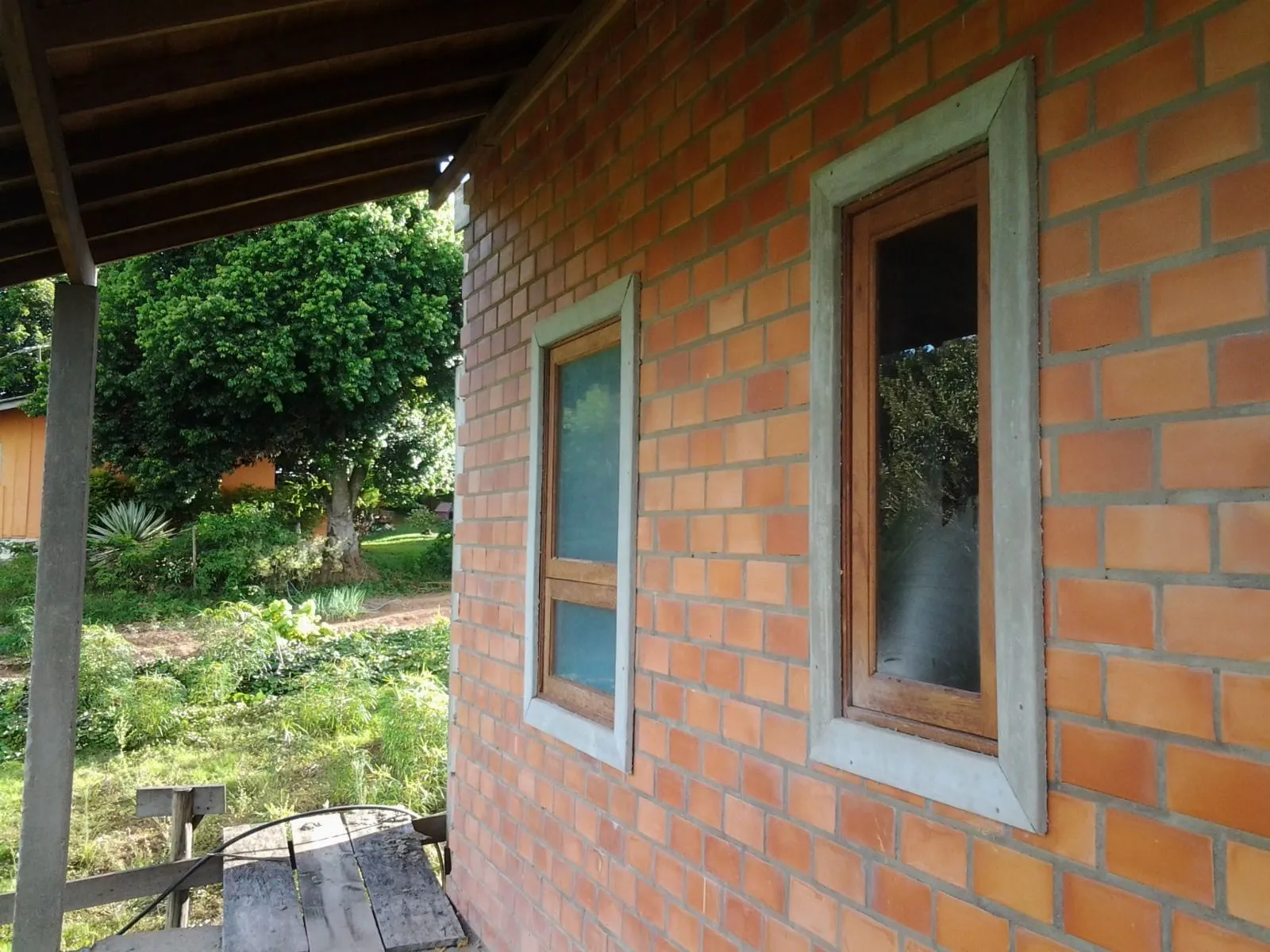 Imagem Sobrado 200m² privativos, 4 dormitórios 1 suíte e 2 vagas cobertas - Gravataí