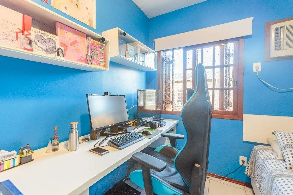 Imagem Casa 160m² - 3 dormitórios, 1 suíte, churrasqueira, terraço e 2 vagas de garagem no Guarujá