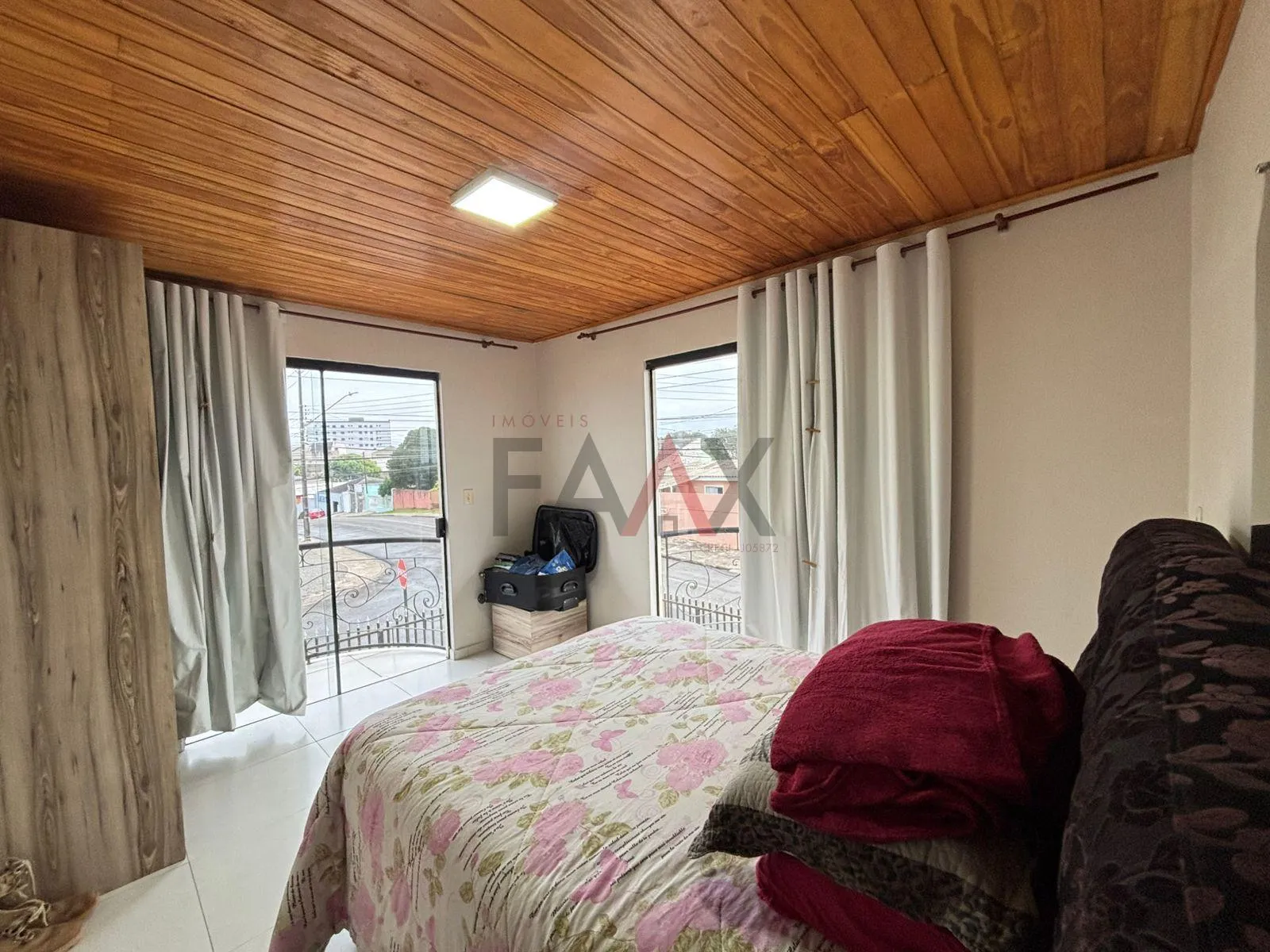 Imagem Sobrado com 4 quartos à venda,236.51 m², SANTANA, GUARAPUAVA - PR