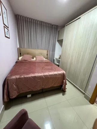 Imagem Casa em Condomínio de Luxo em Cuiabá-MT - 3 Quartos, 1 Suíte, 3 Salas, 2 Banheiros, 2 Vagas de Garagem - 158m². Venha Conferir!
