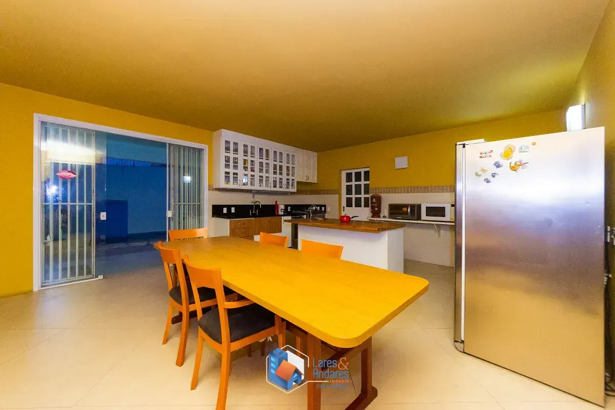 Imagem Casa para venda em Vila Cordeiro com 3 quartos, sendo 3 suítes, 255m²