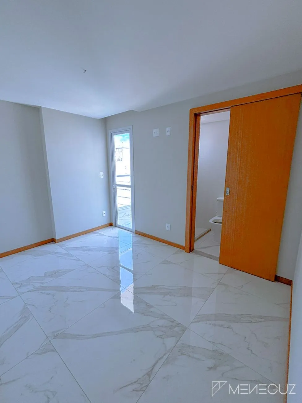 Imagem Vista para o Mar! Apartamento de 3 Quartos na Avenida Oceânica