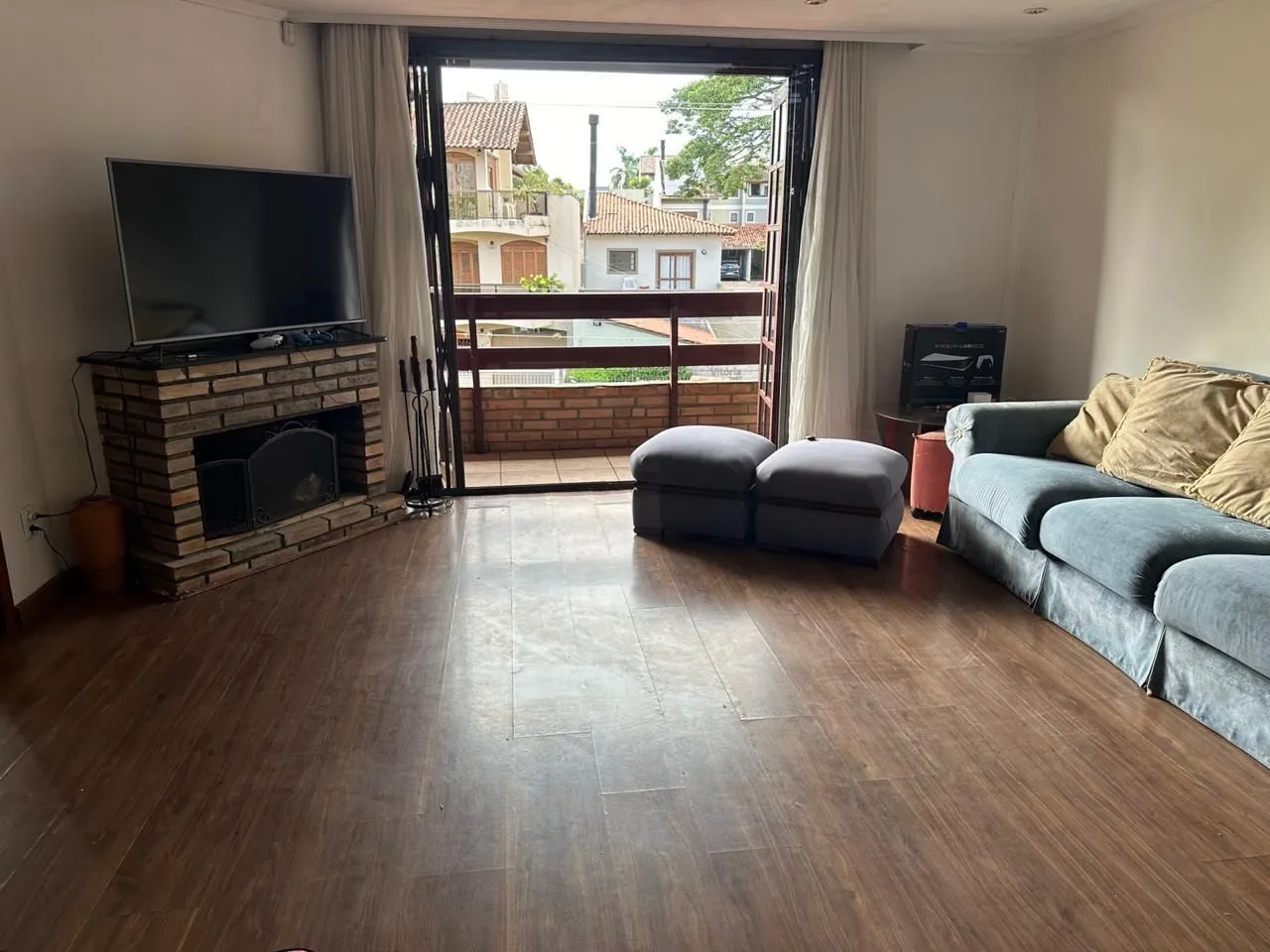 Imagem Casa com 03 quartos e 02 vagas de garagem