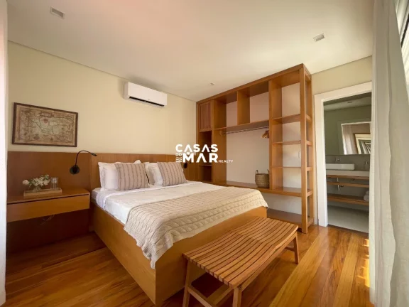 Imagem Casa de Luxo à Beira-Mar em Condomínio na Vila Velha, Angra dos Reis-RJ: 6 Quartos, 6 Suítes, 7 Salas e 7 Banheiros.