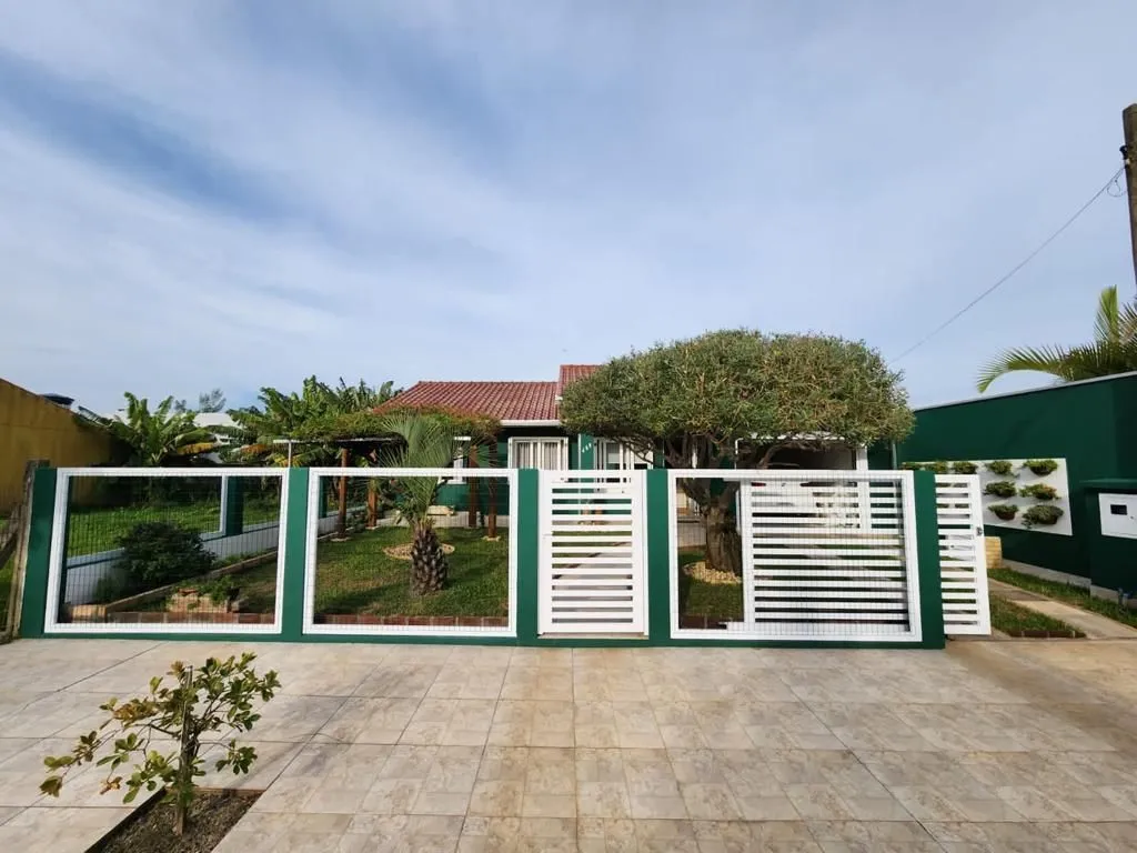 Imagem Casa 3 dormitórios, 1 suite, lareira, 2 vagas de garagem, piscina, bairro Mariápolis, Osório-RS