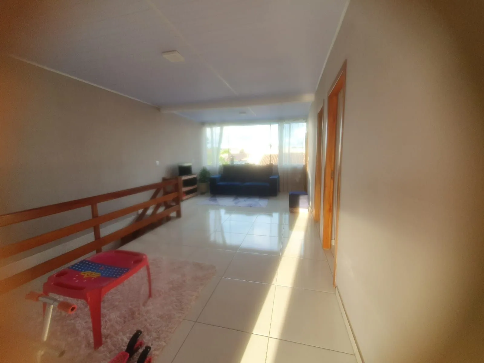 Imagem Casa, 3 Dormitórios, 2 Banheiros, 180m², Bairro Estância Velha, Canoas