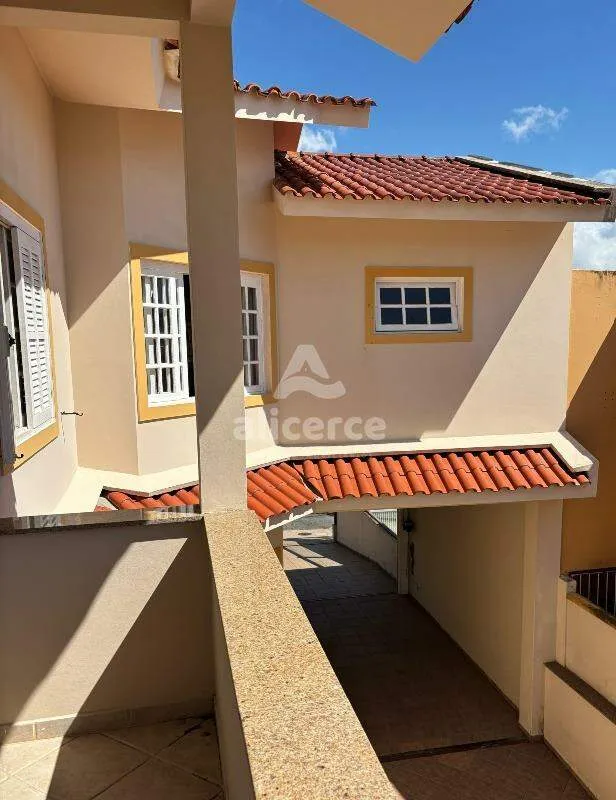Imagem Casa à venda l 5 dórmitórios, 1 suíte l 237,83m² l Balneário do Estreito - Florianópolis/SC