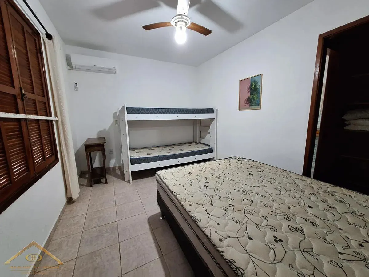 Imagem Casa em Condomínio para Venda em Cabo Frio / RJ no bairro Peró