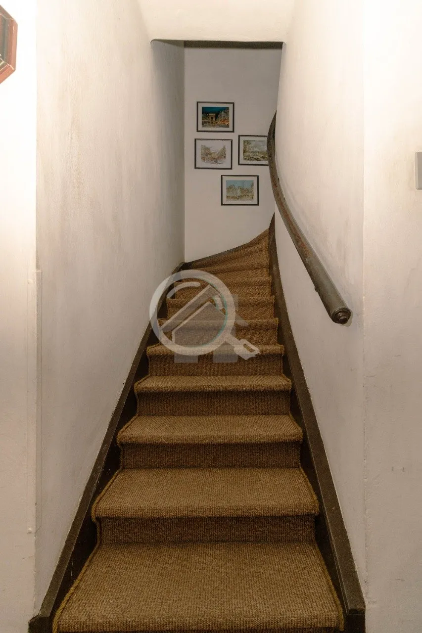 Imagem Casa 2 pavimentos com 130m² de área privativa, três dormitórios, living dois ambientes, sala de ...