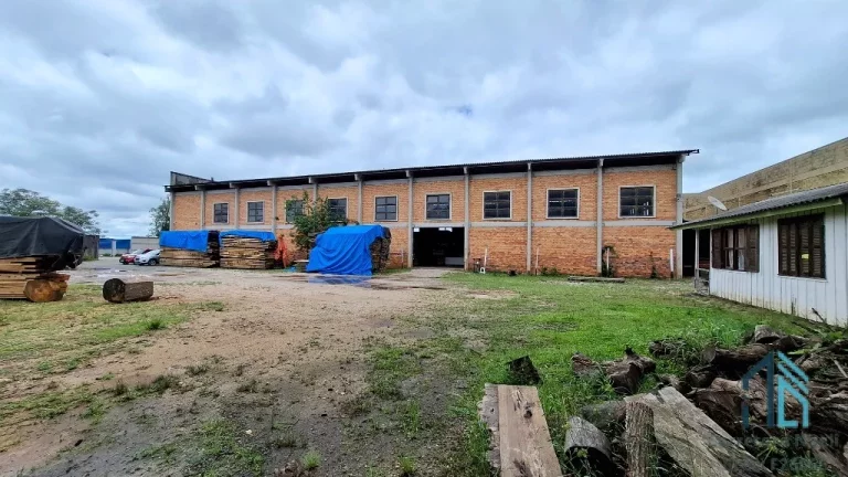 Foto do imóvel Barracão com 1.075 m2 const. e 4.939,82m² terreno, pátio 3.500 m2, Cidade Industrial/Cic em Curitiba PR
