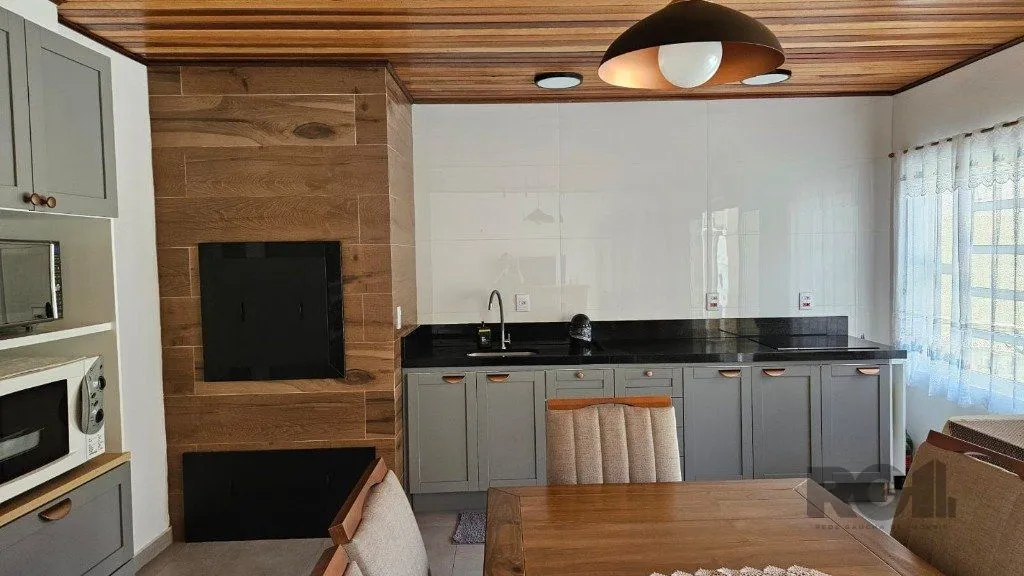 Imagem Casa 3 dormitórios, 5 vagas, 155 m² área construída, terreno 300m², Nonoai.