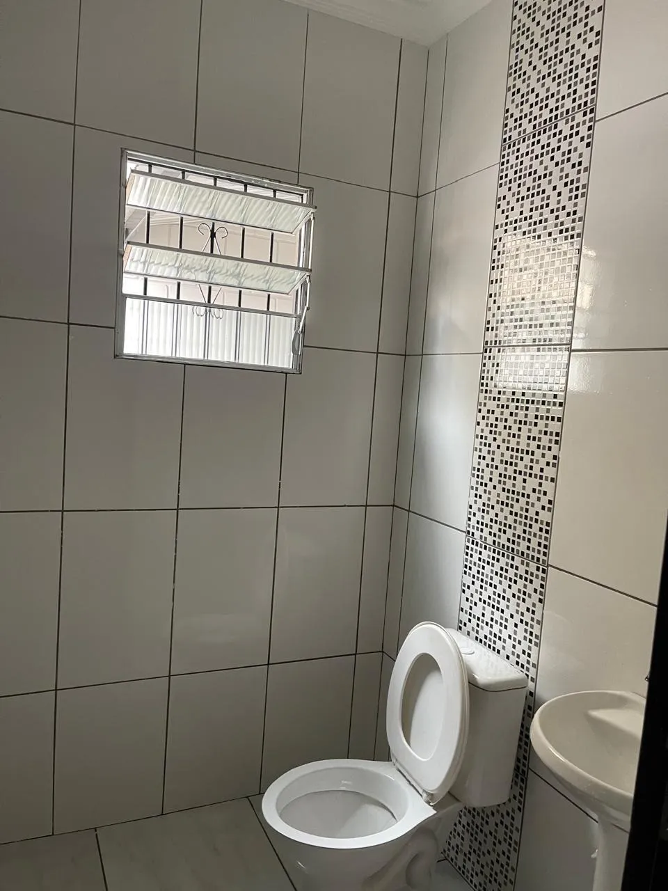 Imagem Galpão Comercial para Locação em Sorocaba - 7m de Pé Direito, Mezanino e Estrutura Completa