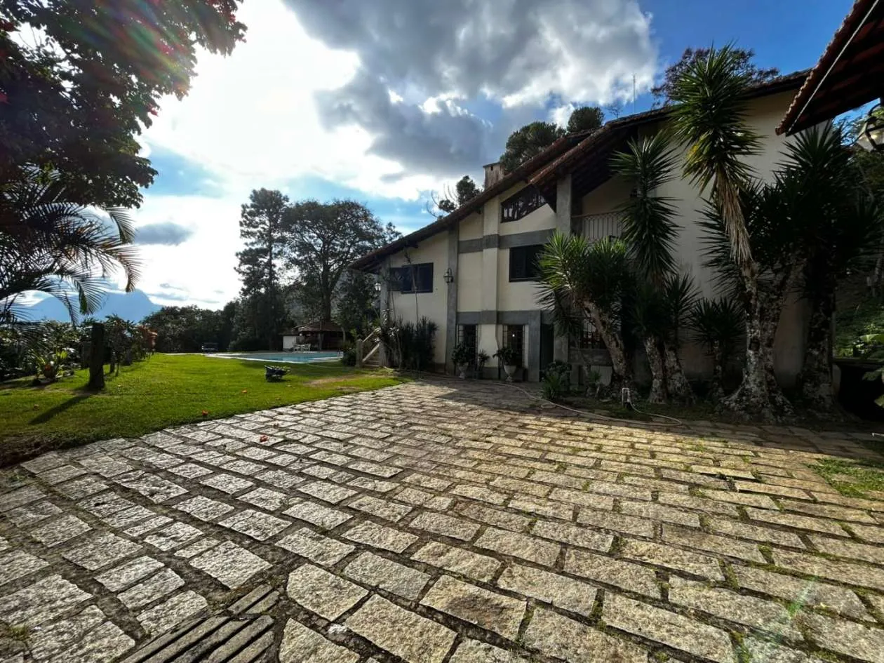 Imagem Casa em Condomínio para Venda em Petrópolis / RJ no bairro Nogueira