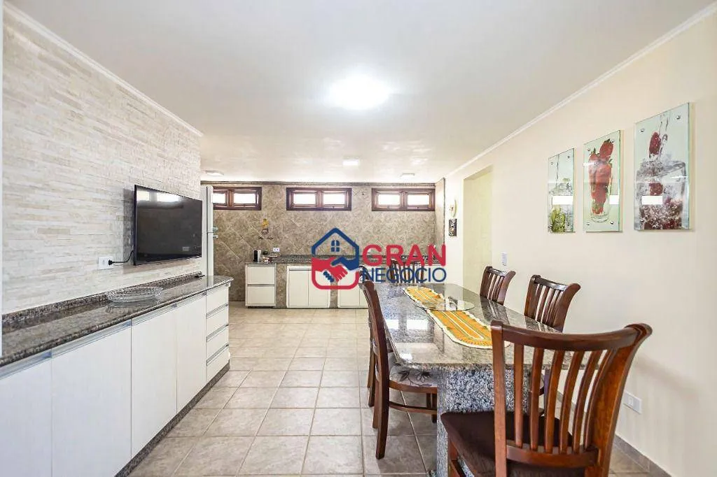 Imagem Casa Térrea Com Amplo Terreno - Santa Felicidade