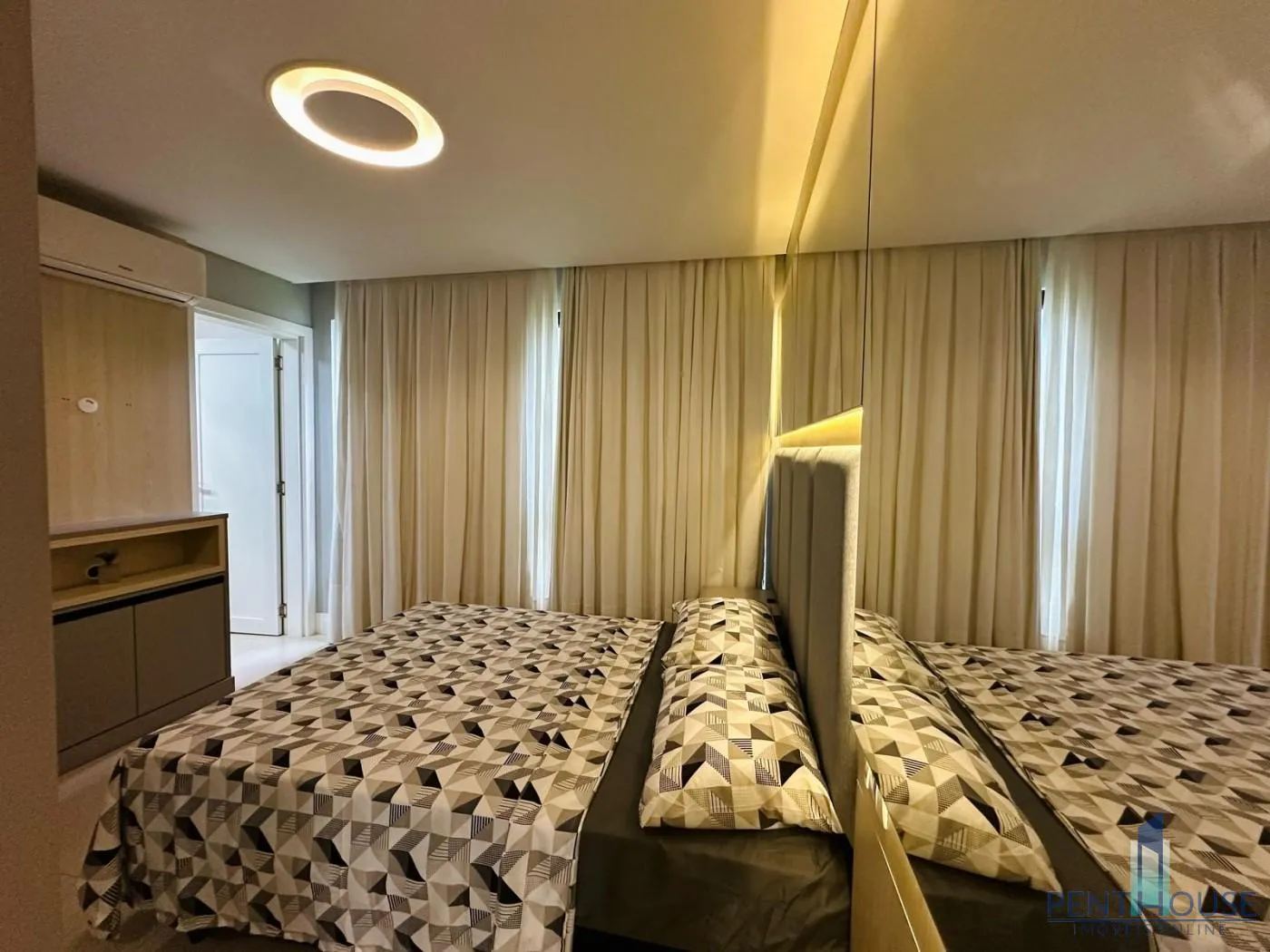Imagem Apartamento com Terraço para Venda em Balneário Camboriú, Praia dos Amores, 2 dormitórios, 2 suítes, 3 banheiros, 2 vagas