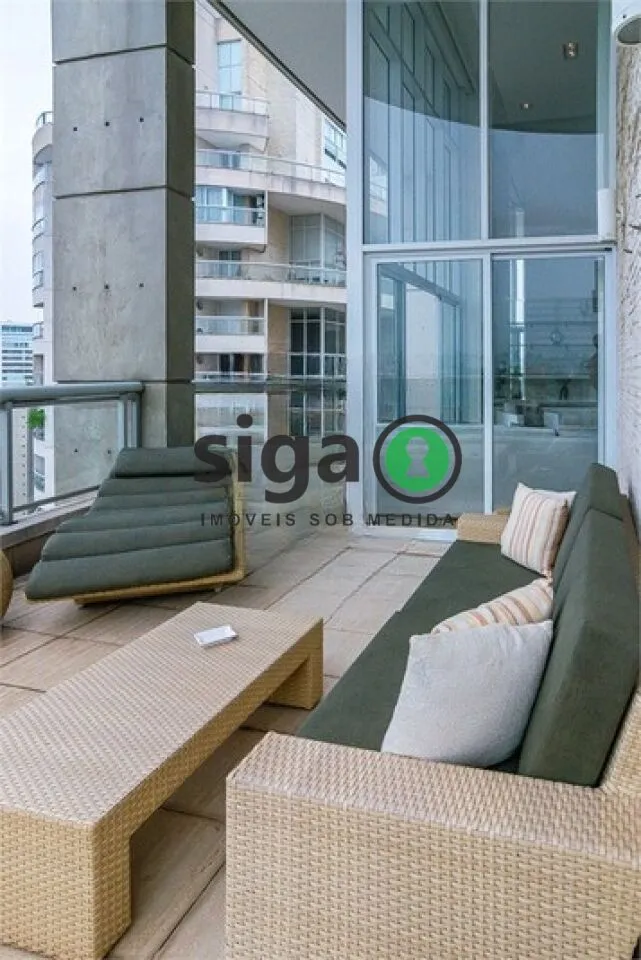Imagem Apartamento Duplex Alto Padrão na Vila Nova Conceição de 2 Suítes com 3 Vagas à Venda.