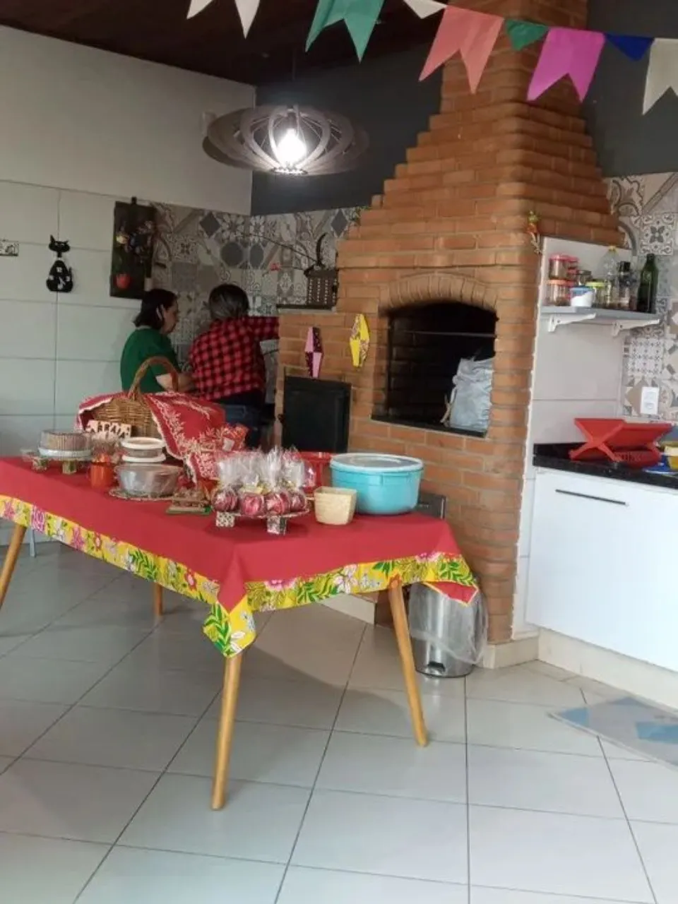 Imagem Chácara de Luxo em Condomínio: 3 Quartos, 1 Suíte, 4 Vagas de Garagem em Araçoiaba da Serra-SP