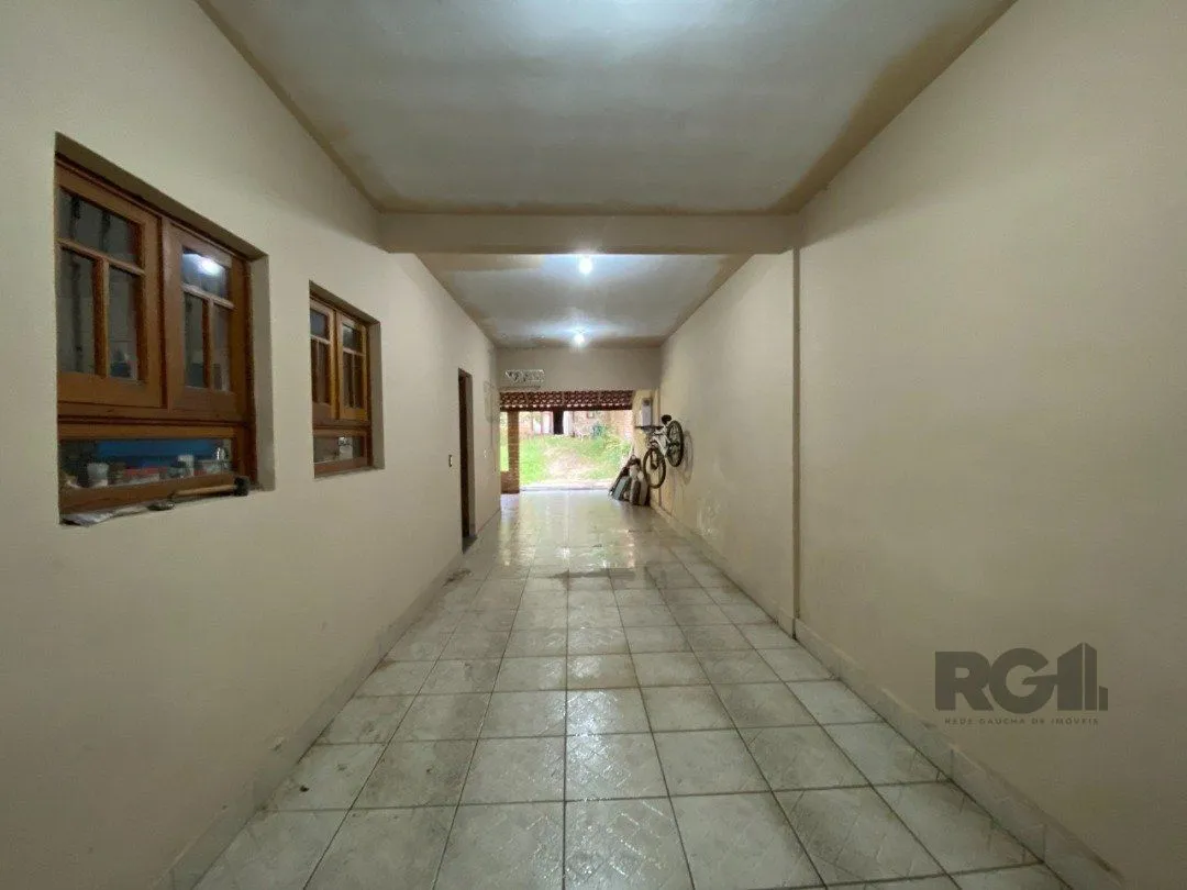 Imagem Casa para Venda - 350m², 4 dormitórios, sendo 4 suites, 4 vagas - Tristeza