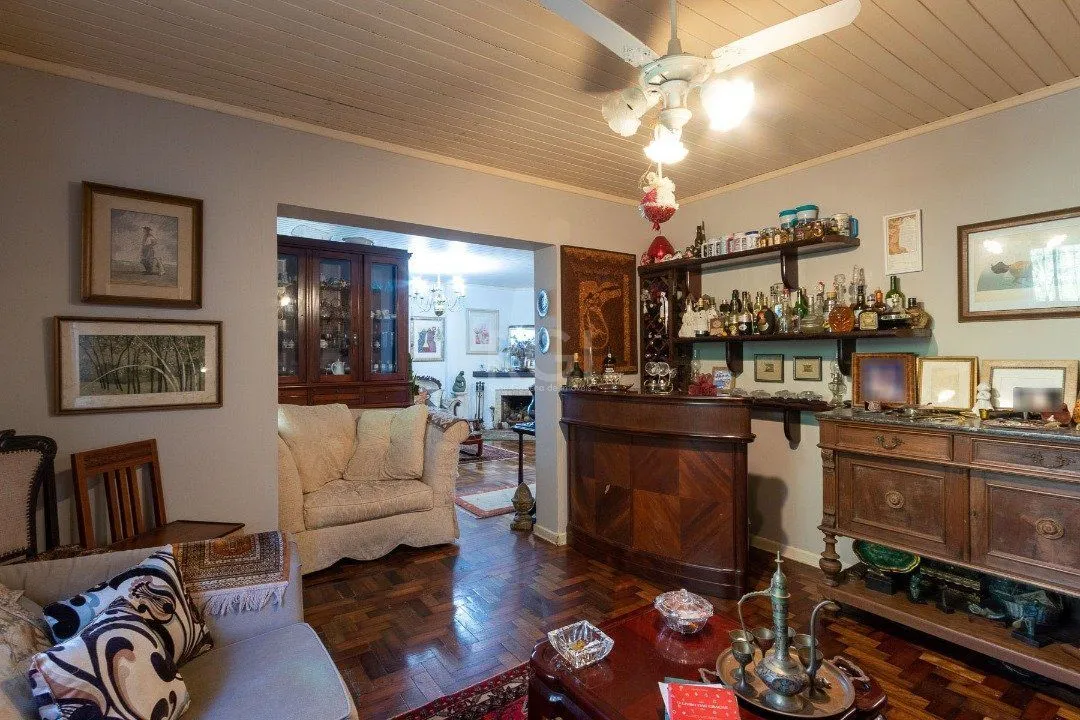 Imagem Casa para Venda - 192m², 4 dormitórios, sendo 3 suites, 4 vagas - Tristeza